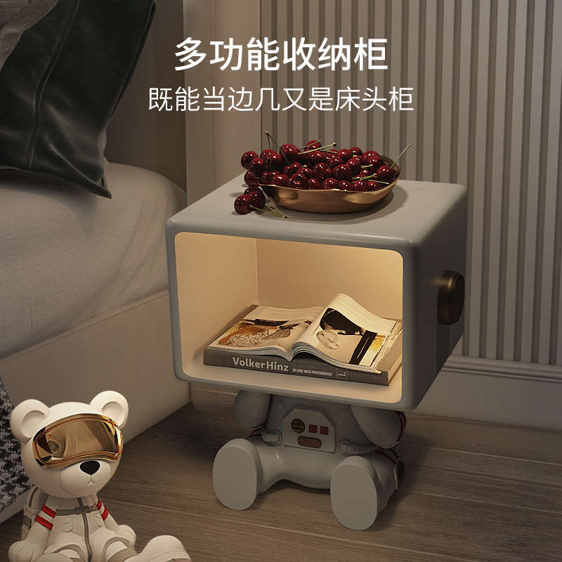 创意落地摆件客厅家居装饰品儿童房间宇航员卧室床头柜灯乔迁礼物