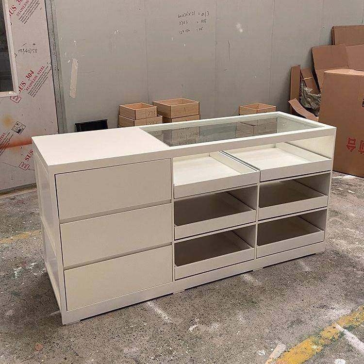 服装店中岛展示台玻璃流水储物柜收银台柜台女装摆件陈列中岛吧台