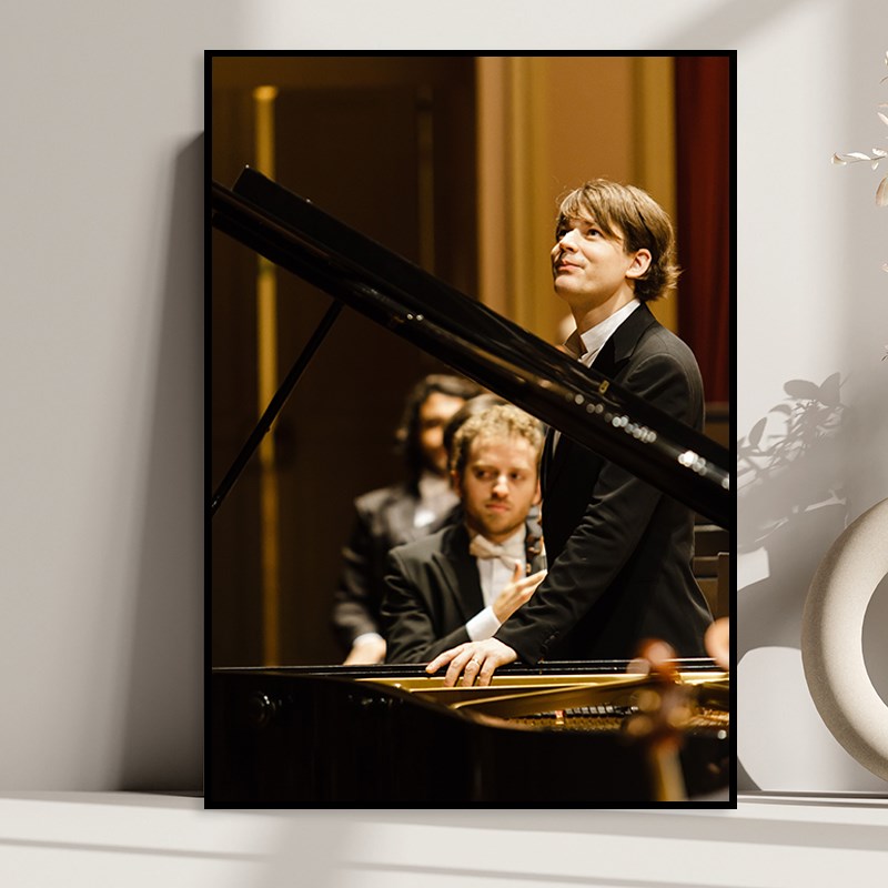 David Fray 法国古典钢琴家装饰画音乐家琴房教室复古怀旧挂画
