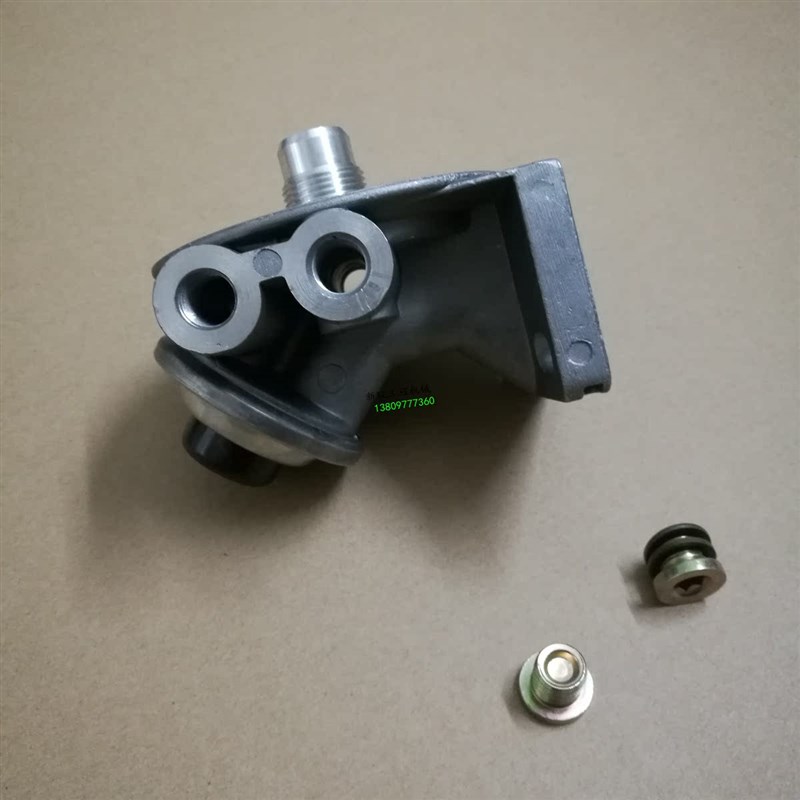 挖掘机配件神钢手油泵SK120/200/210/250/350-8超8油水分离器座