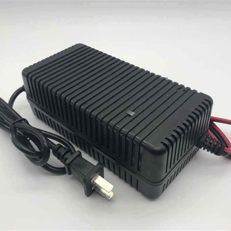 12.6V10A充电器12V聚合物大容量锂电池3串18650冷酷王12V充电器