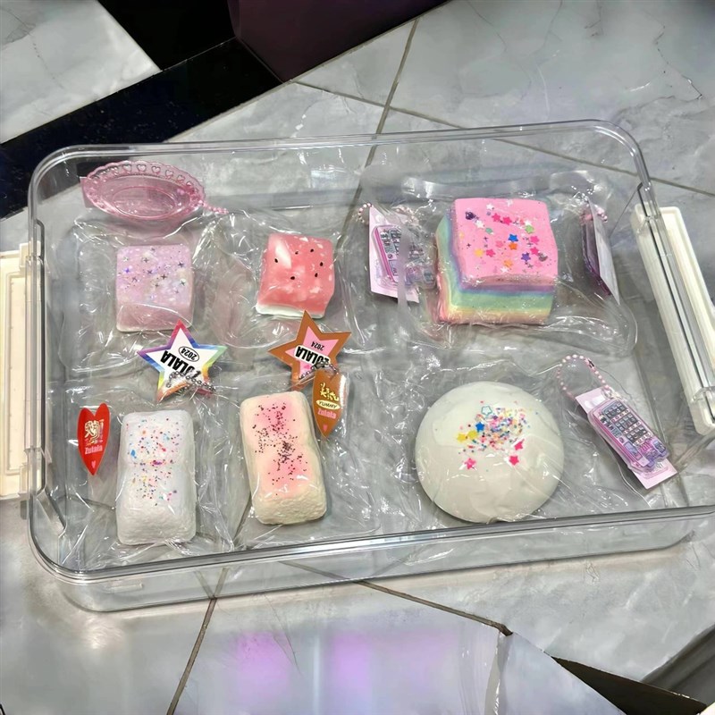 捏捏乐收纳盒透明可叠加防尘收纳整理密封小型毛绒亚克力展示盒
