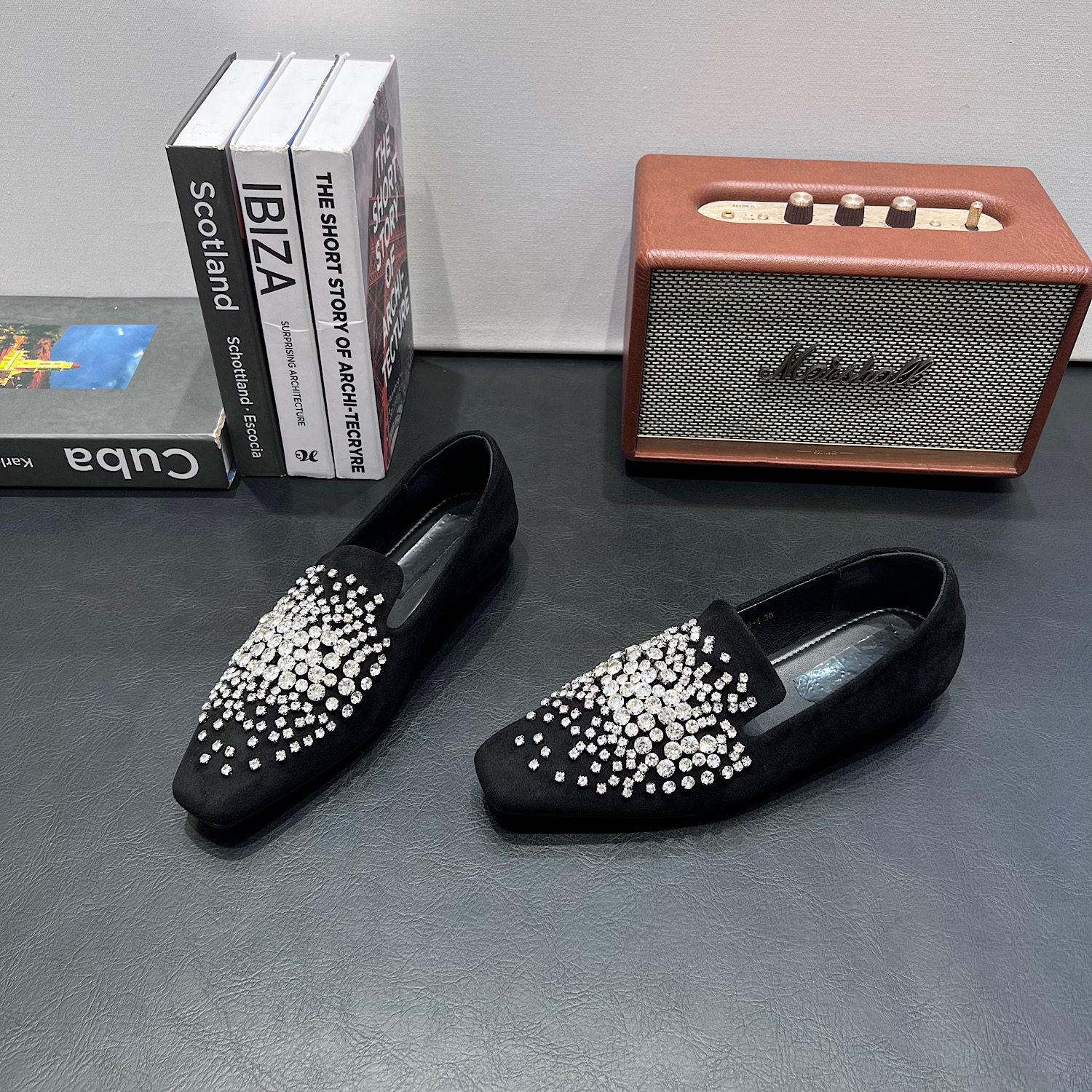 单鞋女方头磨砂绒面满钻平底套脚乐福复古气质女士软底通勤女鞋子