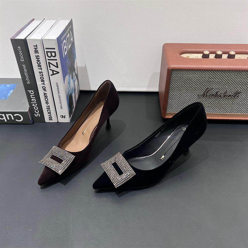 一代佳人法式气质浅口单鞋女2026春款新款尖头温柔风细跟高跟鞋潮