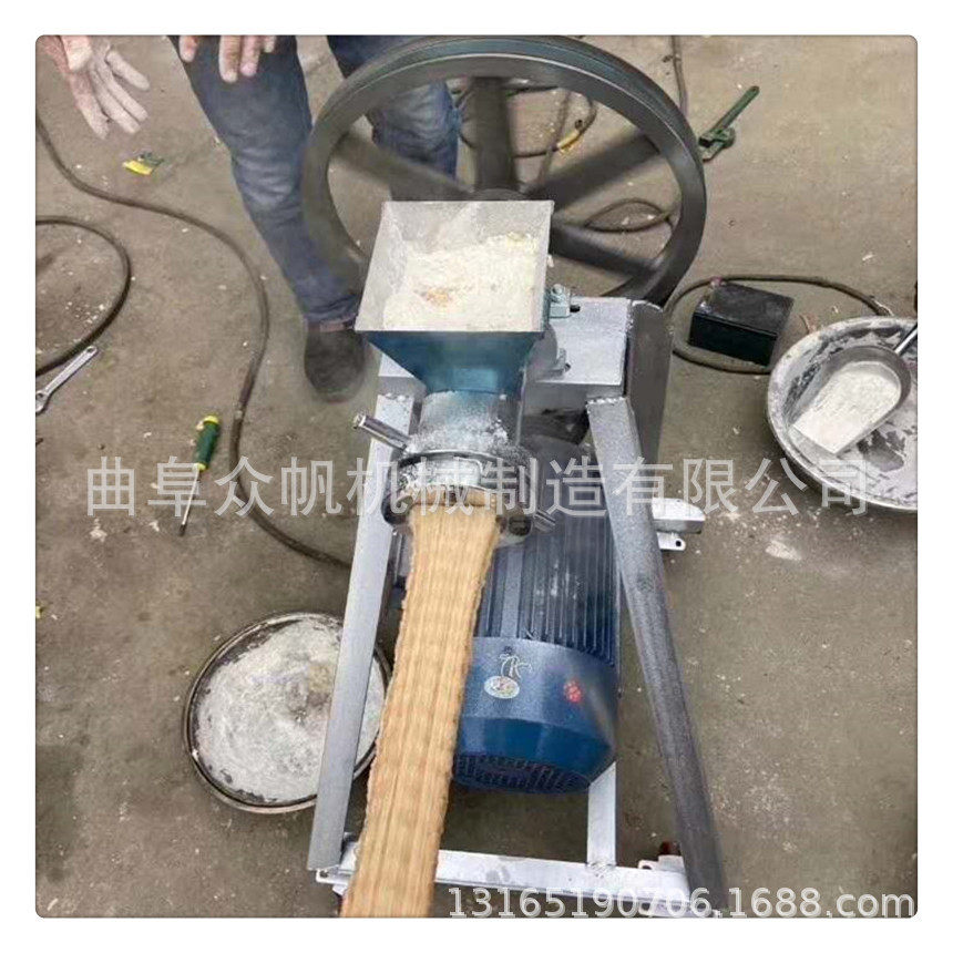 玉米渣黑米膨化机小螺杆加工空心棒麻花棒康乐果机口感酥脆好吃