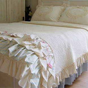 立体条纹缝纫夹棉花朵荷叶边被蕾丝床品