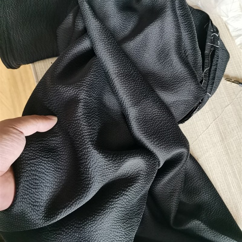 真丝香云纱珍珠缎颗粒感纯黑色夏季凉爽面料 重磅丝绸缎黑