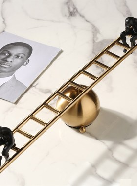 现代简约创意沉思者人物摆件轻奢客厅样板房酒柜电视柜书房装饰品