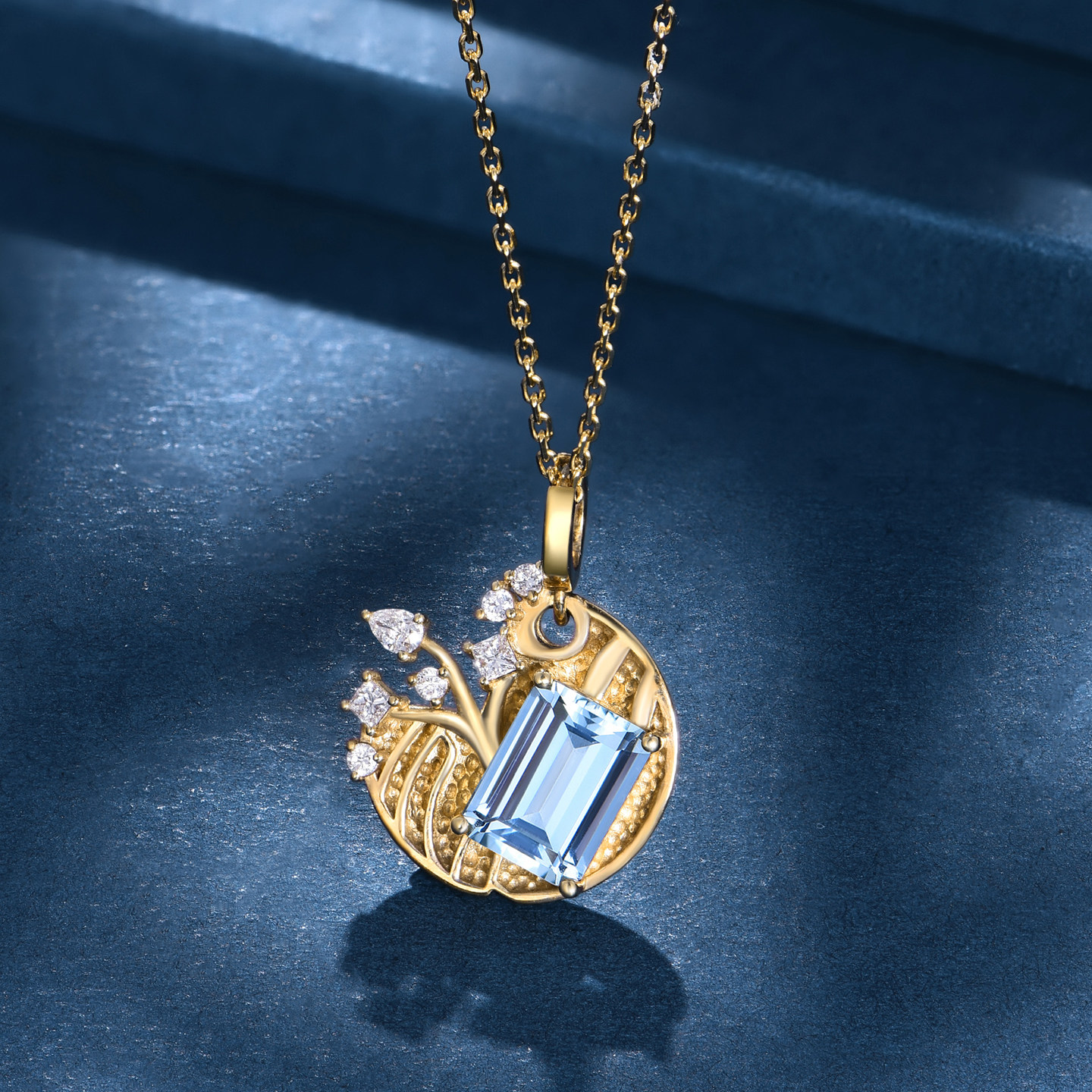 私意珠宝 天然圣玛利亚海蓝宝吊坠18K金镶钻石彩宝项链首饰定制