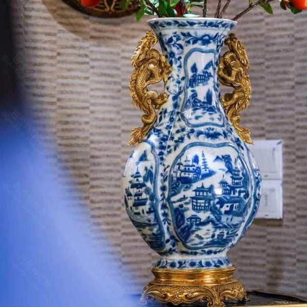 欧式新中式蓝色铜配陶瓷摆件青花亭台楼阁双龙花瓶送礼CC一口价