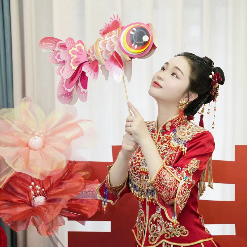 新娘晨拍闺蜜拍照粉色金鱼灯笼道具折扇婚礼迎亲结婚迎亲道具纸龙