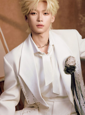 梓瑜明星同款白色西装套装男高级感韩版时尚晚宴风舞台钻石装饰潮