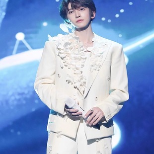 高级感痞帅垫肩西服潮 男士 刘宇明星同款 晚宴风白色手工立体花西装