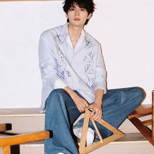 周翊然明星同款韩版宽松刺绣衬衫男长袖翻领开衫潮款刺绣长袖衬衣