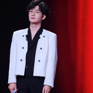 高级感痞帅韩版 蒋郭豪同款 男短款 晚宴风白色烫钻西装 气质西服 时尚