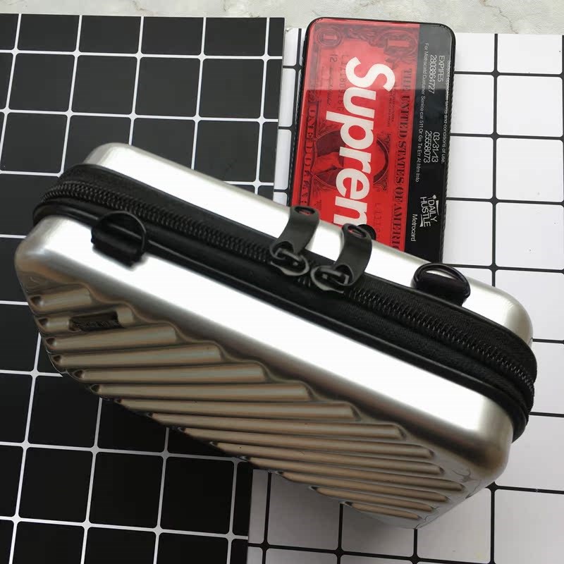 行李箱斜挎包咕卡手账收纳盒便携化妆包小数码保护箱车载收纳