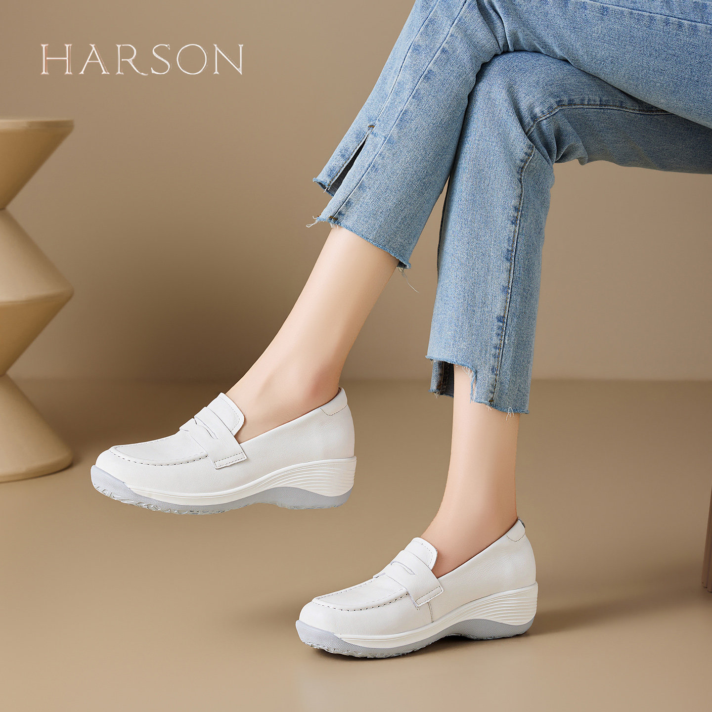 Harson/哈森哈森厚底乐福鞋女一脚蹬轻便休闲单鞋白色低跟豆豆鞋