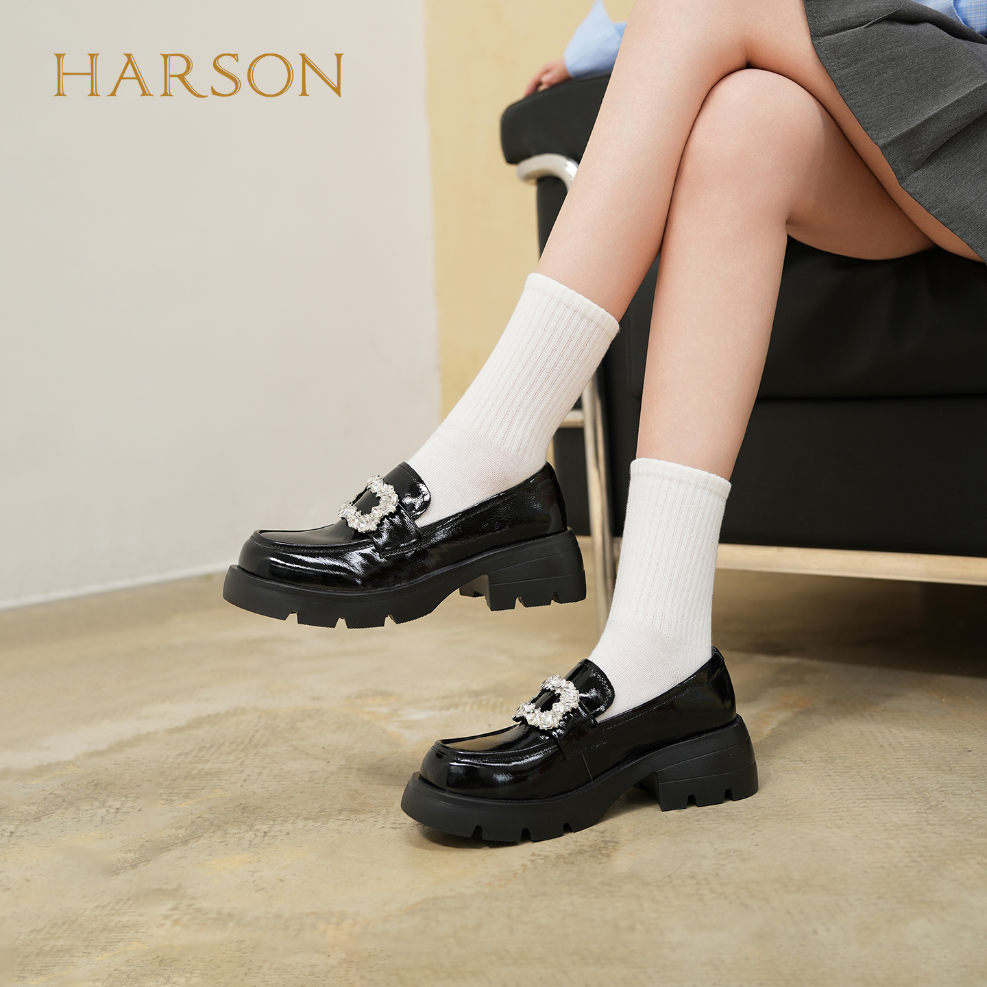 哈森真皮水钻方扣厚底乐福鞋2025冬新款英伦小皮鞋黑色HWL250143