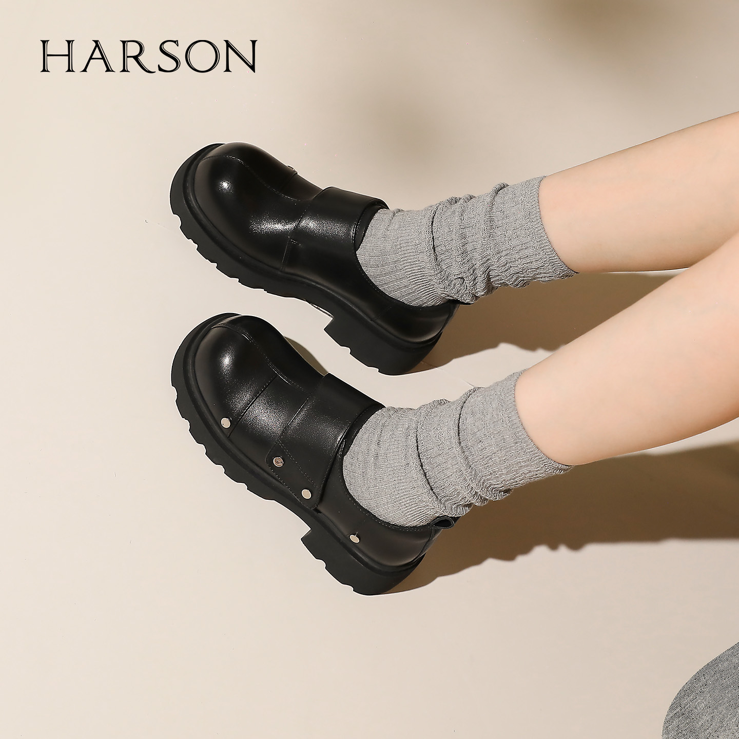 哈森圆头乐福鞋女2025秋冬新款粗跟增高小皮鞋深口单鞋HWL250135