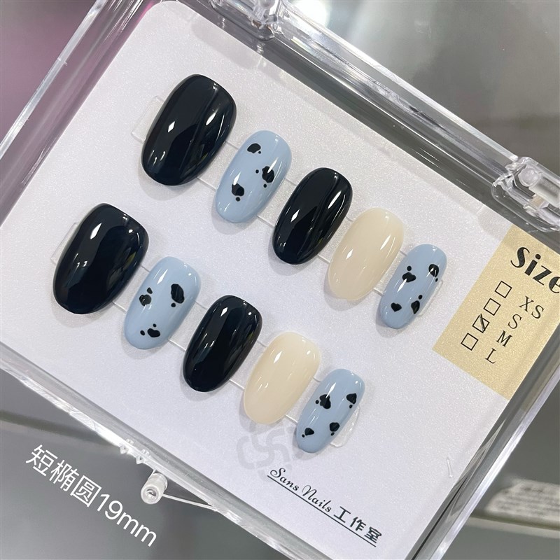 【简单爱】2025新款手u工穿戴甲短款蓝色小奶牛美甲黑色显白可爱