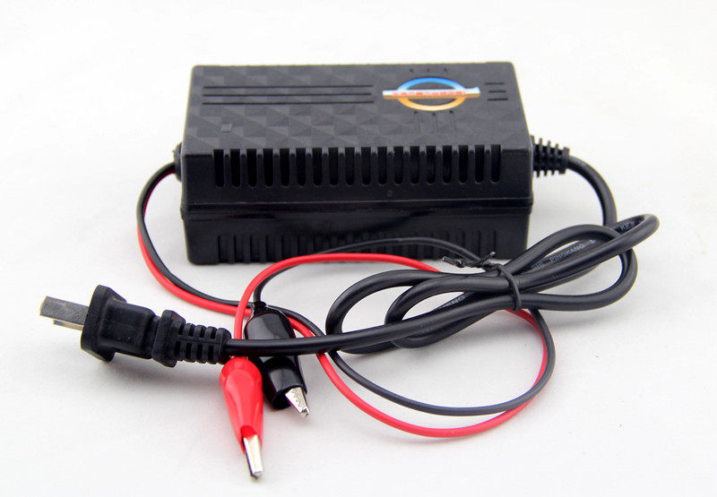 12V 2A  智能 电瓶充电器 摩托车 蓄电池充电器
