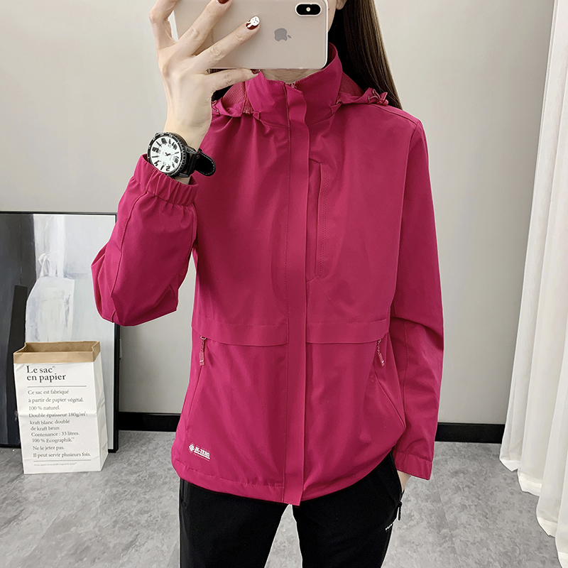 冲锋衣外套女春秋薄款单衣户外软壳衣登山中老年妈妈休Y闲防风衣