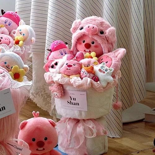 loopy小海狸草莓熊新年花束卡通玩偶生日礼物送爱人女朋友闺蜜礼