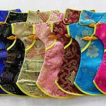 小礼物 商务出国礼品 丝绸锦缎中国结 酒瓶套 中国风 旗袍礼服款A