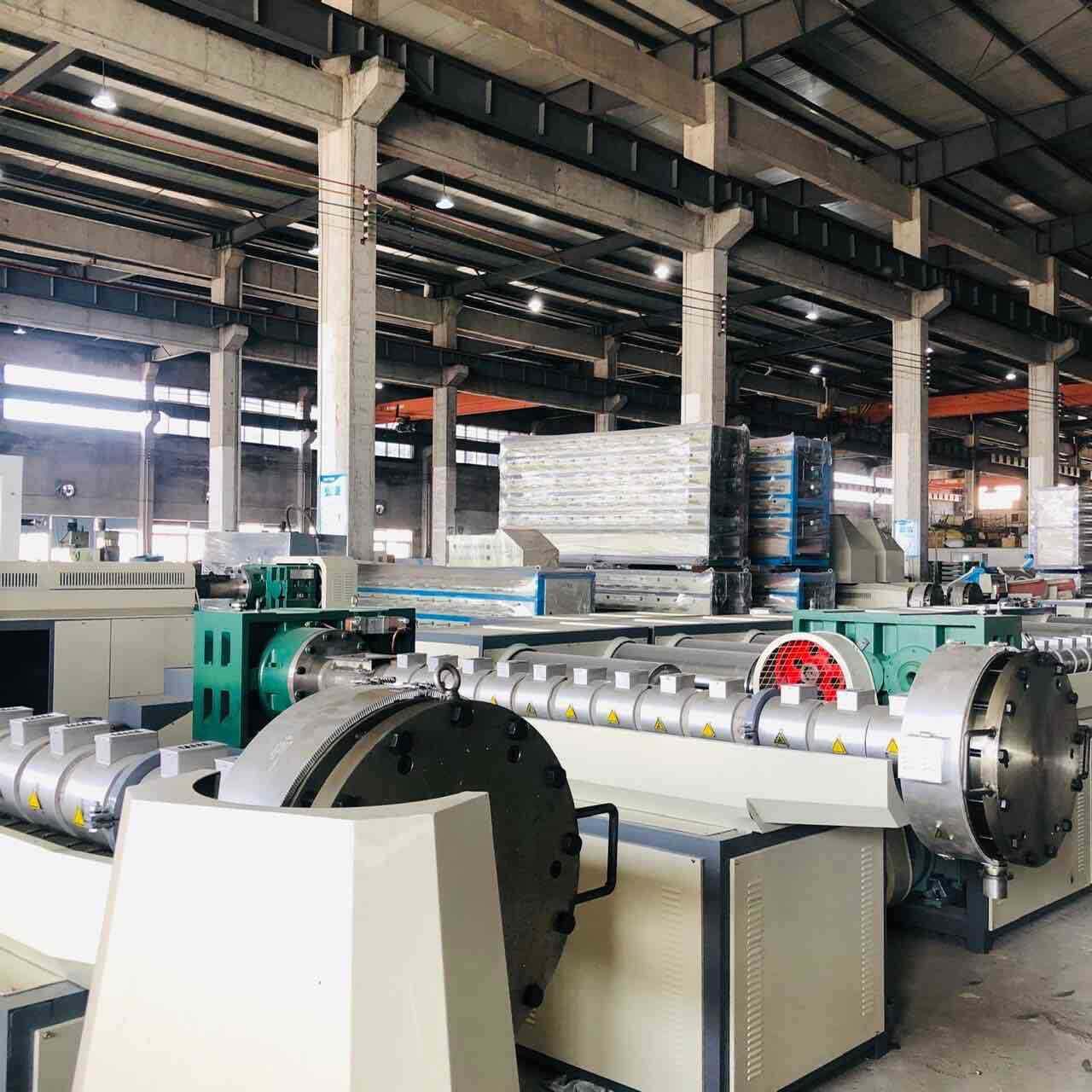 源头工厂供应塑料扁丝拉丝机PP挤出机编织袋机生产设备厂家