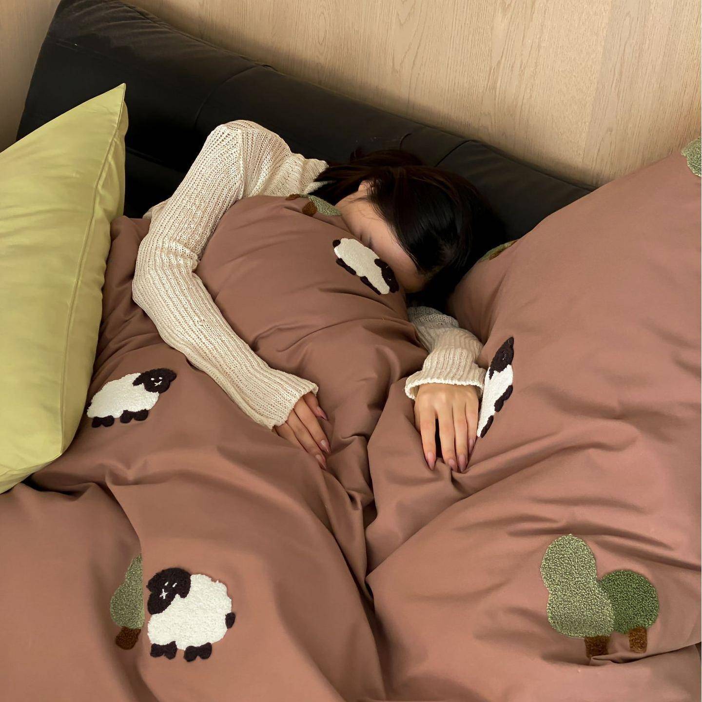 高档可爱清新100支纯棉磨毛四件套精致绣花亲肤柔软男孩女孩床品