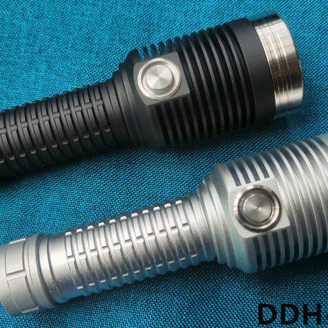 21700单锂XML/SST侧按手电筒外壳 45中头 东东海-D2GC