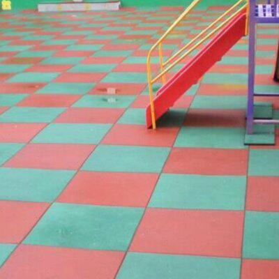 幼儿园操场儿童防摔地胶地垫室外小区广场橡胶地垫运动防摔地垫