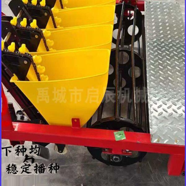 大蒜播种机平地施肥播种覆膜滴管一体机四轮拖拉机带农业