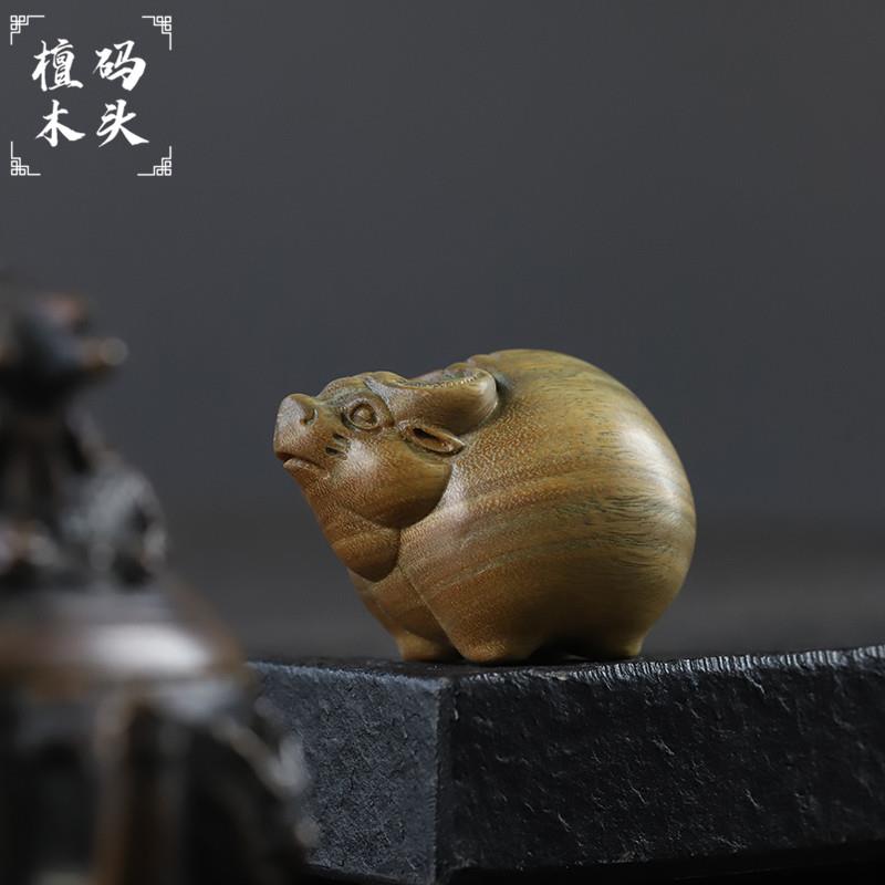 绿檀原木雕生肖牛手把件文玩招财把玩实木质随身转运摆件工艺品图片