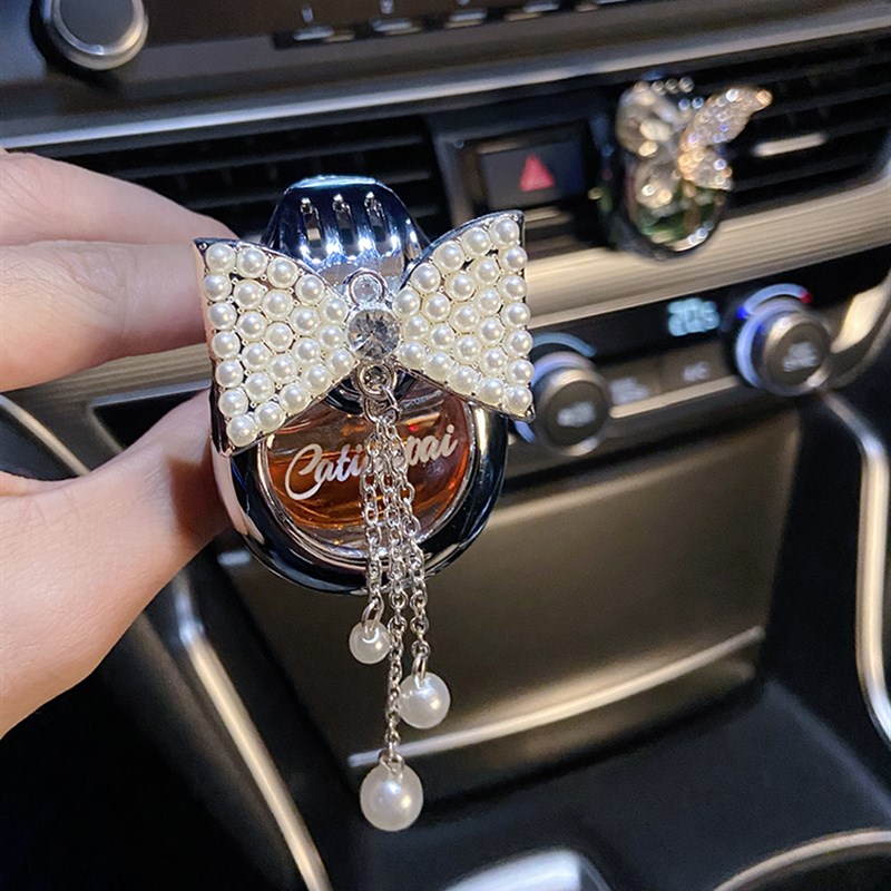 车载空调出风口香薰氛蝴蝶结镶钻高档汽车香水装饰摆件车内饰品女