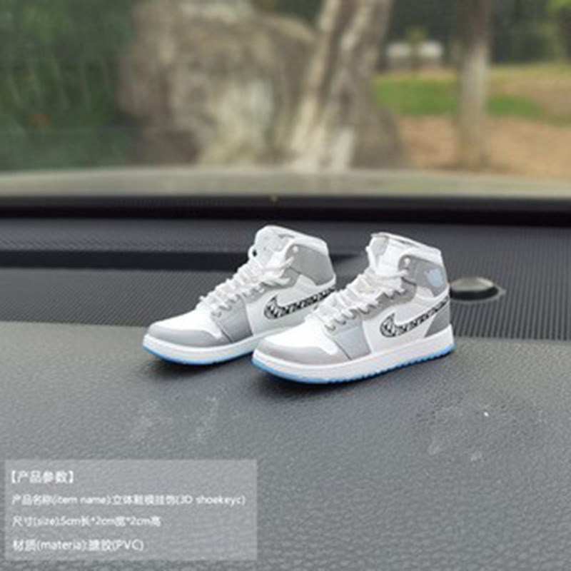 网红潮牌模型手办车载摆件车内饰品创意立体个性鞋模迷你球鞋装饰