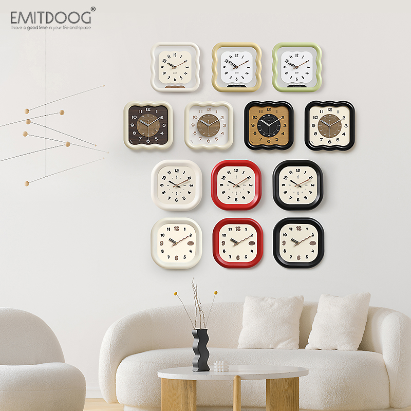 EOG免打孔复古奶油风钟表挂钟客厅F2023新款家用简约时钟挂墙