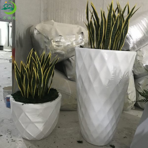 户外玻璃钢菠萝造型花盆商业街花器商场美陈定制室内外花钵大花瓶