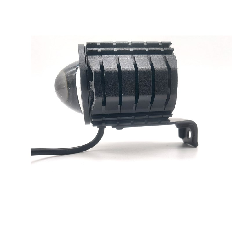 代驾车大灯透镜LED高亮前灯带喇叭48V电动车通用防水头灯黄白变光