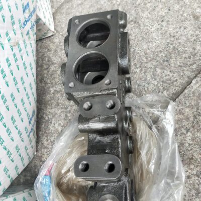 玉柴YC4E140 YC4E160-45 YCEG180-50 YC4110 E32L1调温器节温器座