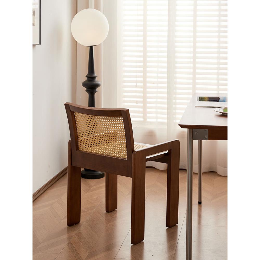 北欧复古实木餐椅子藤编休闲设计师家用现代简约靠背书桌椅小户型