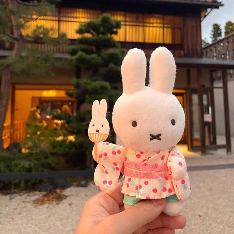 日系可爱兔子包包挂饰限定浴衣毛绒公仔玩偶手办礼挂件摆件女生