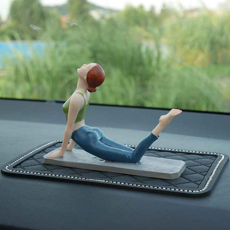 防真少女中控台瑜伽摆件汽车车载漂亮装饰车内用品可爱男女饰品礼