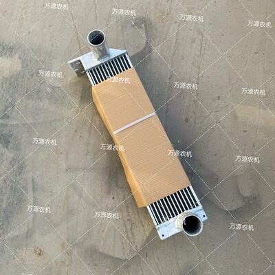 潍柴雷沃欧豹拖拉机雷沃1504-2304水箱 水箱中冷 散热器 中冷器