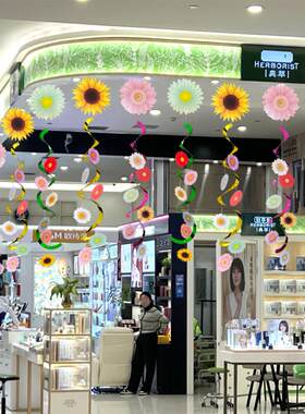 饰品店装修氛围场景布局螺旋花吊顶创意吊坠幼儿园吊坠