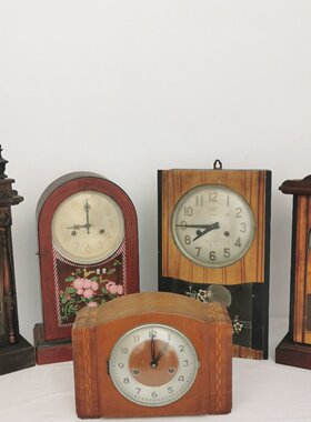 80年代老物件老式钟表座钟挂钟马头钟摆件三五钟圆头表古董钟道具