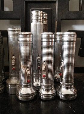 80年代怀旧老物件收藏老铁皮手电筒 影视道具摆件等民俗老旧物件