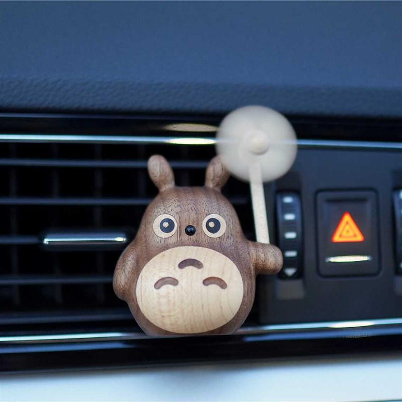新可爱小龙猫车载香薰出风口精油扩香器汽车香水香氛车内装饰礼物