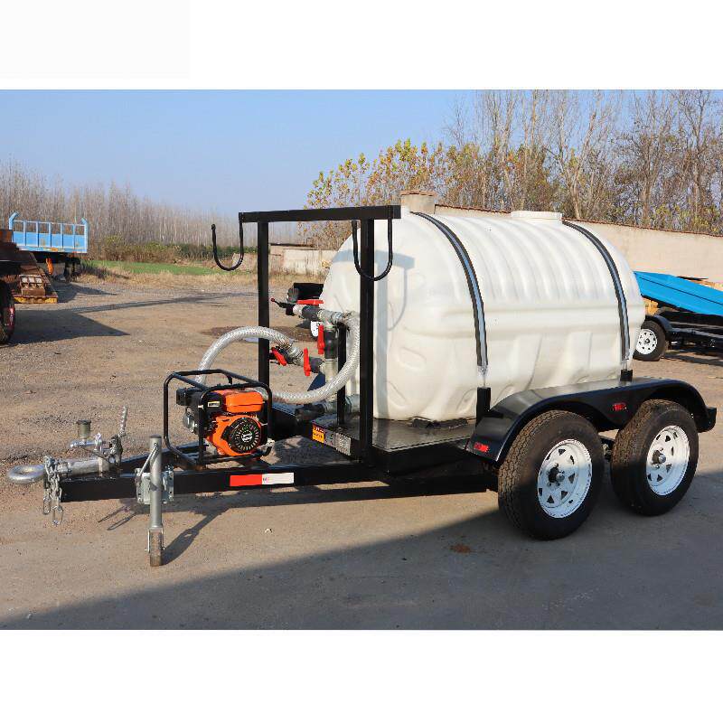 2吨水罐拖车塑料水塔拖车HDPE高密度聚乙烯罐拖车园林洒水车