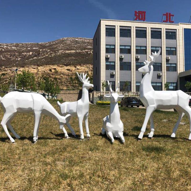 玻璃钢动物鹿雕塑户外园林景观草坪抽象创意广场几何切面鹿摆件